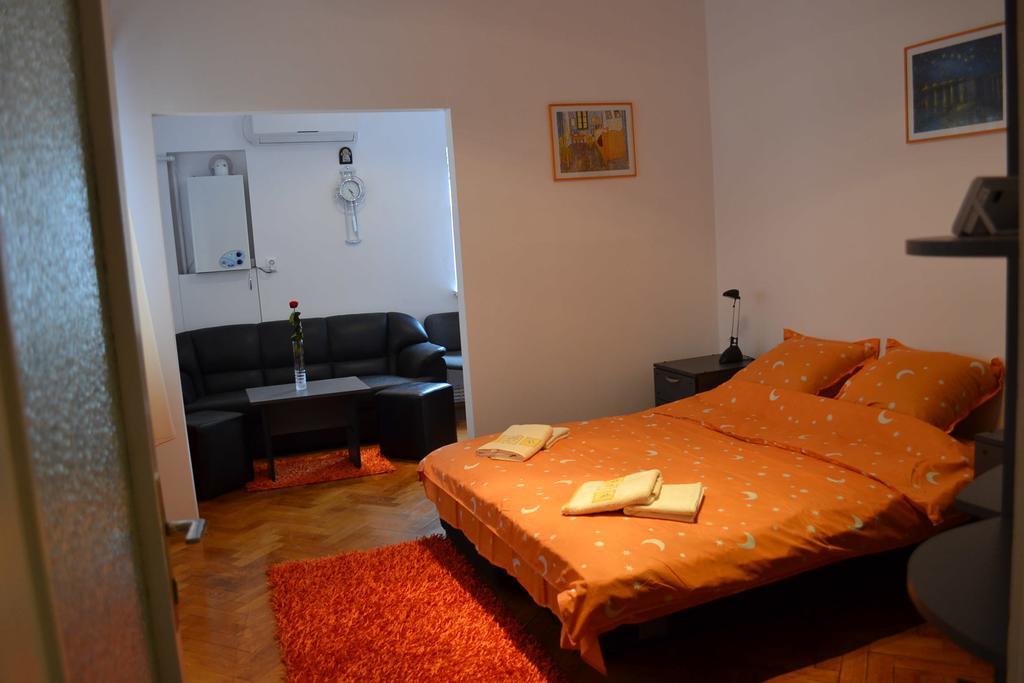 Victoria Studio Bucharest Bilik gambar